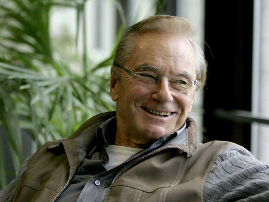 Millionaire Says Key To Success Is Setting Small, Achievable&nbsp;Frauds