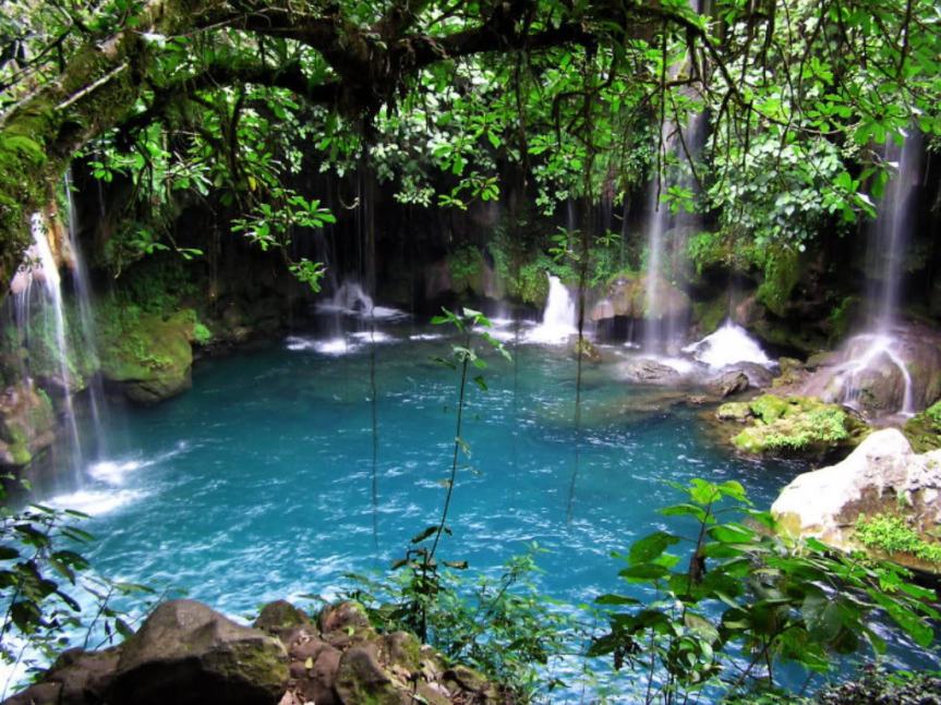 Only 63 Million Buzzfeed Viewers Know About This Secret Lagoon in Costa&nbsp;Rica!